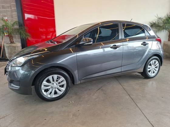 HYUNDAI HB20 1.6 COMFORT PLUS 16V FLEX 4P AUTOMÁTICO